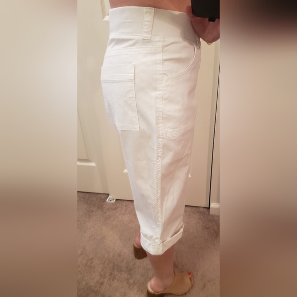 Lee Riders Cargo Capris (EUC) - Picture 11 of 12